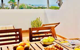 Canaryislandshost L Sea View